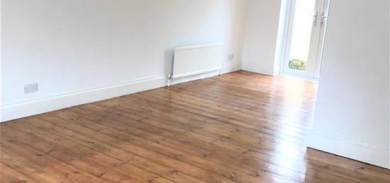 3 bed end terrace house to rent