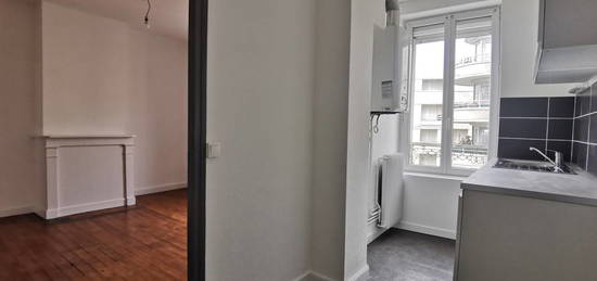 Appartement  à louer, 2 pièces, 1 chambre, 40 m²