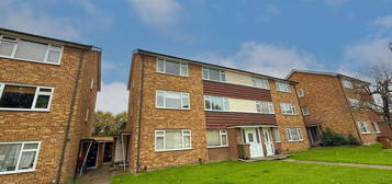 Maisonette to rent in Millside, Carshalton, Surrey. SM5