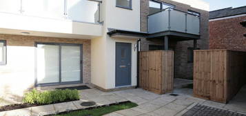 Flat to rent in Robins Court, Wheatley, Oxford OX33