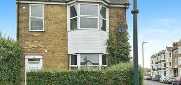 Flat to rent in Sea Street, Herne Bay CT6