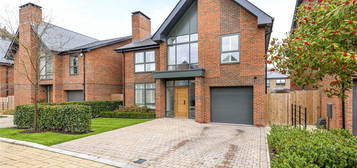 4 bedroom detached house