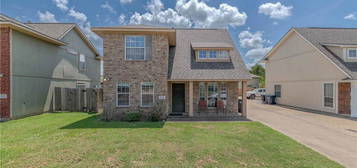 510 Thornton Ct, College Station, TX 77840