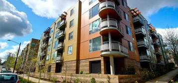 Headwaters Apartments, Portland, OR 97219