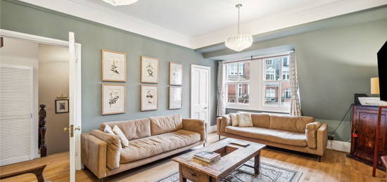 Flat for sale in Kensington Court, London W8