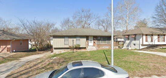 11806 Smalley Ave, Kansas City, MO 64134