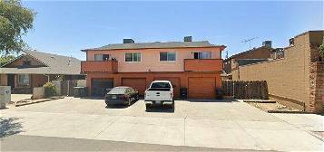 211 E St, Waterford, CA 95386