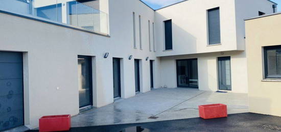 Maison 6 pièces 265 m²