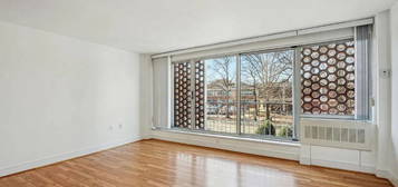 800 4th St NW Unit S106, Washington, DC 20001