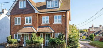 3 bed semi-detached house for sale