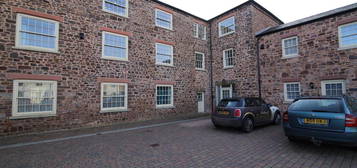 Flat to rent in Perreyman Square, Tiverton EX16