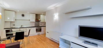 Flat to rent in Elthorne Road, London N19