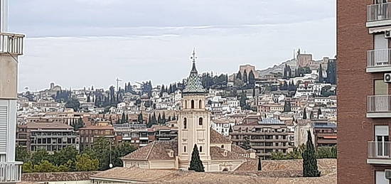 Alquiler de Piso en calle Alminares del Genil, 1