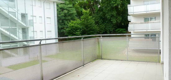 Sehr schöne und helle 3-Zimmer Wohnung mit großer Terrasse in Geidorf. Auch für WG geeignet!