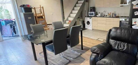 MAISON 97m² a finir de rénover (2chambre plus salle de bains )