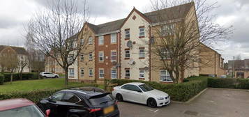 Flat to rent in Burns Avenue, Chadwell Heath RM6