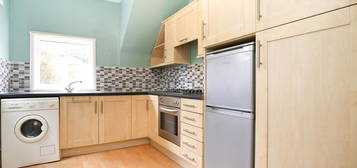 Flat to rent in Grantham Road, Sandyford NE2