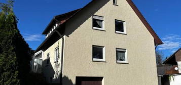 Großzügige 4 Zimmer Wohnung + Einliegerwohnung in Hausen