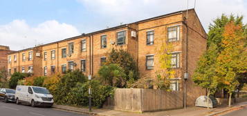 Flat for sale in 72 Grove Lane, London SE5