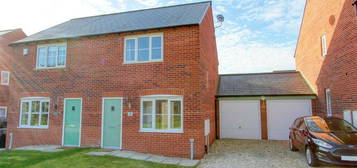 2 bedroom semi-detached house for sale