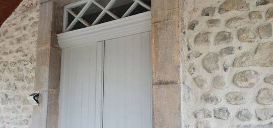 Appartements dans maison en pierre aux portes des Cévennes