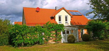 Großzügiges Einfamilienhaus mit Garage u. Carport in sonniger Naturlage von Haunstetten