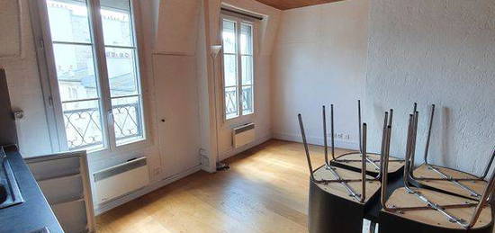 Studio aux Batignolles Paris 17ème