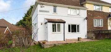 4 bed semi-detached house to rent