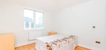 3 bed flat to rent