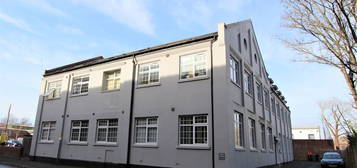 Flat to rent in Barker Road, Barker Chambers Barker Road ME16