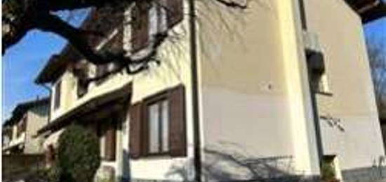 Villa all'asta in via V. Veneto, 44