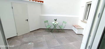 Apartamento T1 em Moscavide com Terraço, em frente ao metro