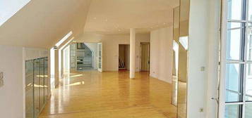 Dachgeschossmaisonette ~ großer Wohnbereich und Terrasse ~ Lift in die Wohnung