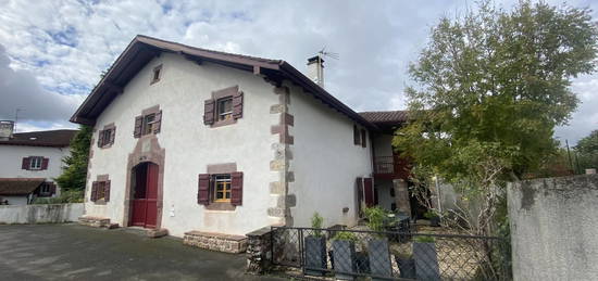 Maison  à vendre, 8 pièces, 5 chambres, 300 m²