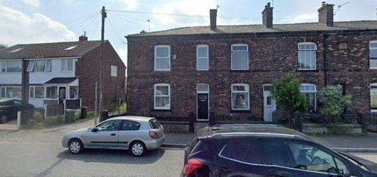 Terraced house to rent in Manchester, Manchester BL9