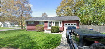 308 Lindbergh Rd, Syracuse, NY 13205