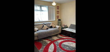 Flat to rent in Airways House, Hayes UB3