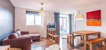 Flat for sale in Bluelion Place, London SE1