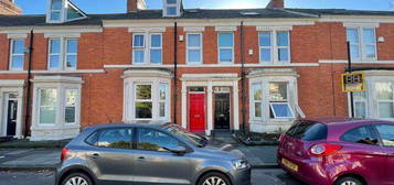 6 bedroom terraced house