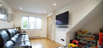 2 bed end terrace house to rent