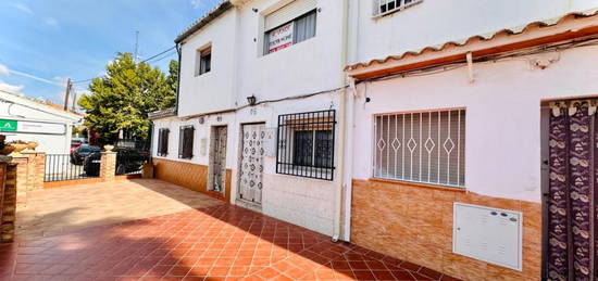 Casa adosada en venta en Plaza de la Emisora, Jun