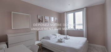 Location appartement 5 pièces 10 m²