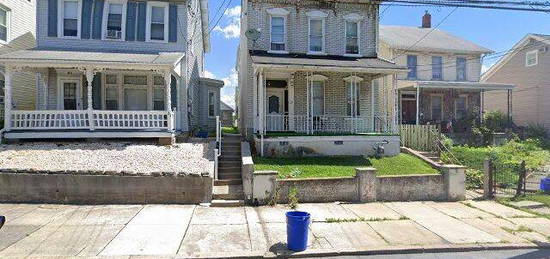 29 2nd St, Catasauqua, PA 18032