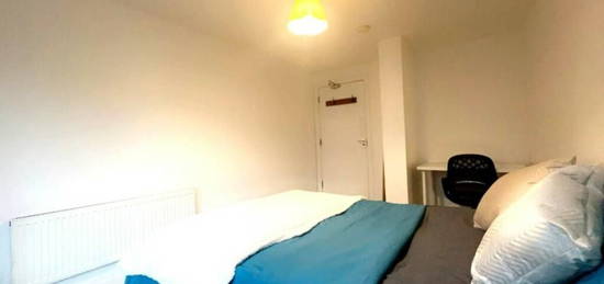 1 bedroom flat share