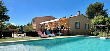 Villa  à vendre, 5 pièces, 4 chambres, 165 m²