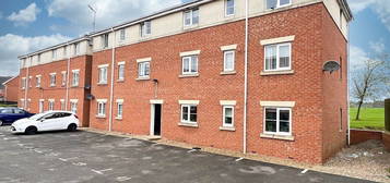 Flat to rent in Robin Road, Oakley Vale, Corby NN18