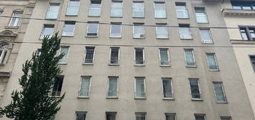 Entzückende 2-Zimmer-Wohnung mit Balkon in bester Lage!