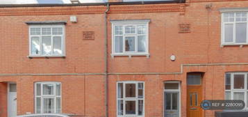 4 bedroom terraced house