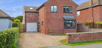 4 bedroom detached house to rent