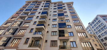 **MERT EMLAK**METROYA ÇOK YAKIN KAPALI OTOPARKLI 2+1 90m2 DAİRE